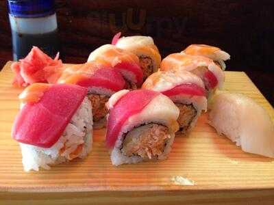 Sushi Red, Plainville