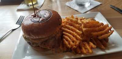 B-52 Burgers And Brew Lakeville