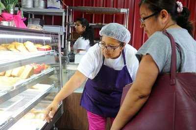 Raquel's Bakery, Seymour