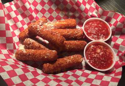 Station One Hot Wing Cafe