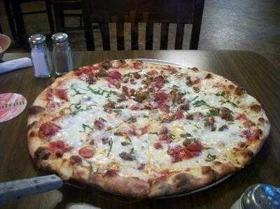 The Nacoochee Village Tavern & Pizzeria