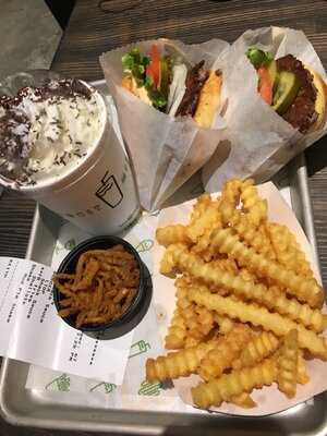 Shake Shack Perimeter Mall