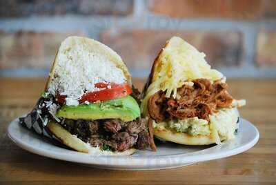 Doggi's Arepa Bar