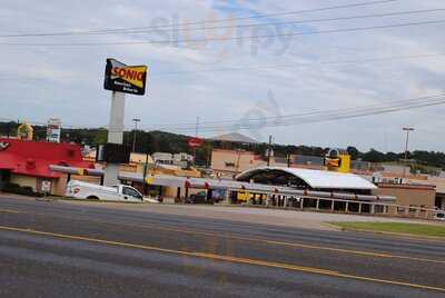 Sonic Drive-In, Canton