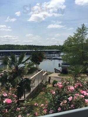 Fish Tales Lakeside Grille