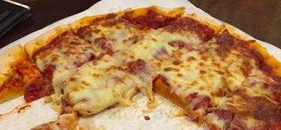 Mike & Denise's Pizzaria & Pub