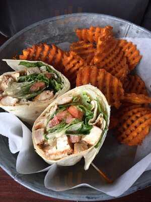 Roadhouse Country Bar & Grill