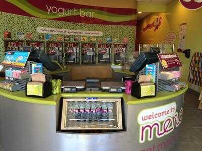 Menchie's Frozen Yogurt, Flowery Branch