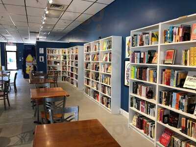 Quill Books & Beverage, Westbrook