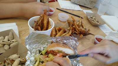 Five Guys, Canton