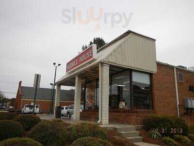 Huddle House, Lancaster