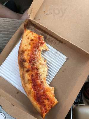 Famous Famiglia Pizzeria