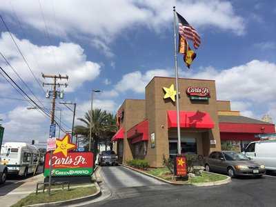 Carl's Jr., Commerce