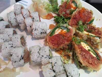 Love Sushi & Roll, Newhall