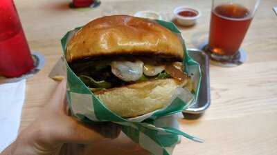 Mammoth Burger Company, Stanwood