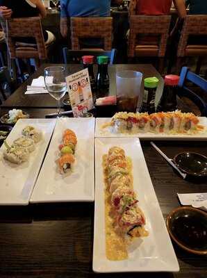 Momo Sushi Japanese Cuisine, Boulder City