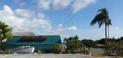Lakeside Anchor Inn