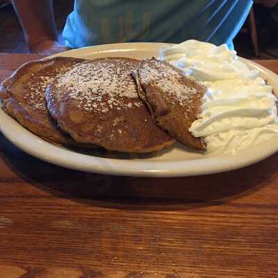 Cracker Barrel, Sturbridge