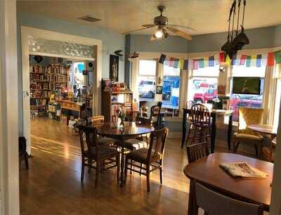 Shakespeare & Company: Coffee and Used Books, Chehalis