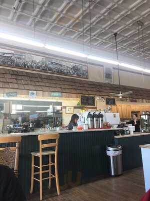 Window On the Square - Coffee Shop, West Plains