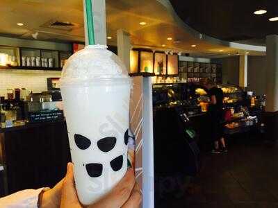 Starbucks, Calabasas