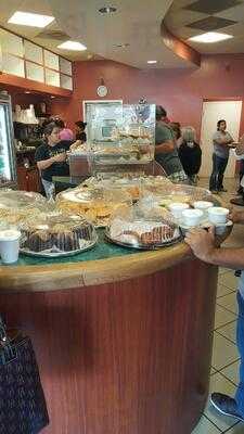 Holiday Bakery, Hialeah