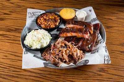 Old Carolina Barbecue Company - Akron