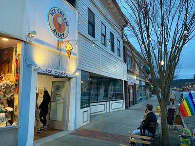 Ice Cream Alley, Greenfield