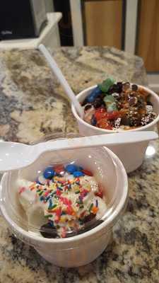 WOW Frozen Yogurt, Greenfield