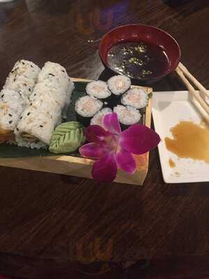 Yama Sushi & Bento, Middleburg