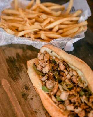 Tono Pizzeria + Cheesesteaks, Maplewood