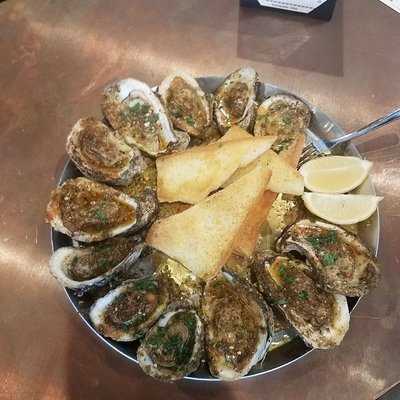 Heads & Tails Seafood & Oyster Bar, Harahan