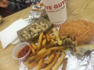 Five Guys, Harahan