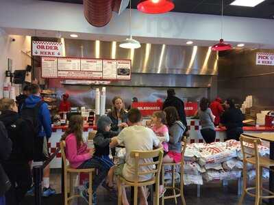 Five Guys, Glendale