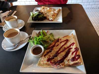 Le Cafe Creperie