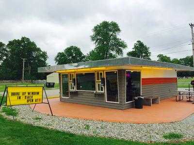 Dairy Freeze & Tasty Cheese, Auburn