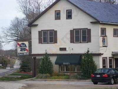 Ernie's Wine Bar, Cedarburg