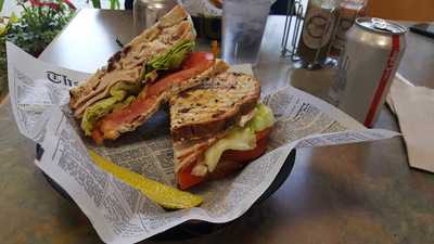 Ernie's Ice Cream Parlor, Forest Lake