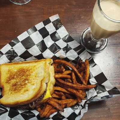 Tommy's Malt Shop, Chaska