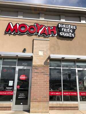 Mooyah Burgers, Fries & Shakes