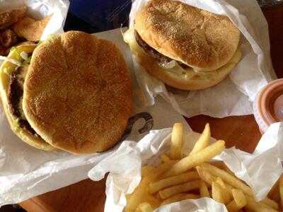 Burger Bob's Drive-In