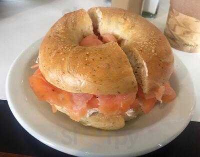 Middlebury Bagel And Delicatessen