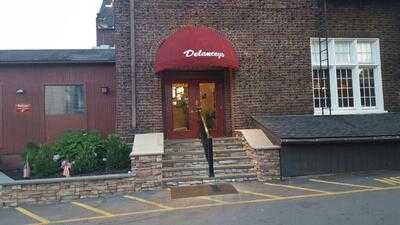 Delancey’s Bar & Restaurant