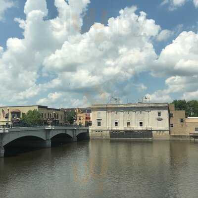 Brock's River Walk Tavern and Grill, Fort Atkinson