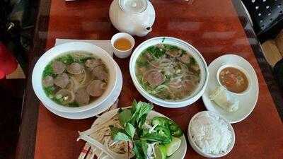 Pho Vinh Long