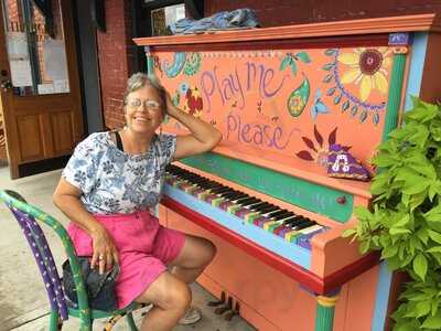 The Market Creamery & Coffee Shop, Elkins