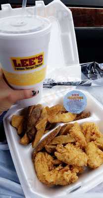 Lee's Famous Recipe Chicken