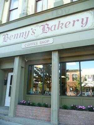 Benny's Bakery, Saline