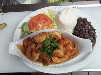 100 Plus Latino Restaurant, Temple Hills