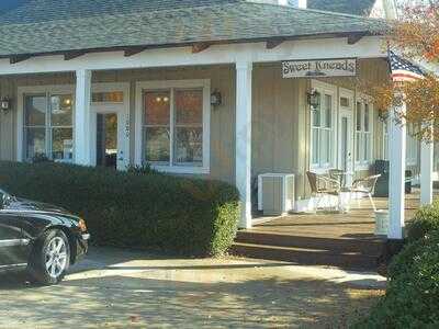 Sweet Kneads Bakery & Cafe